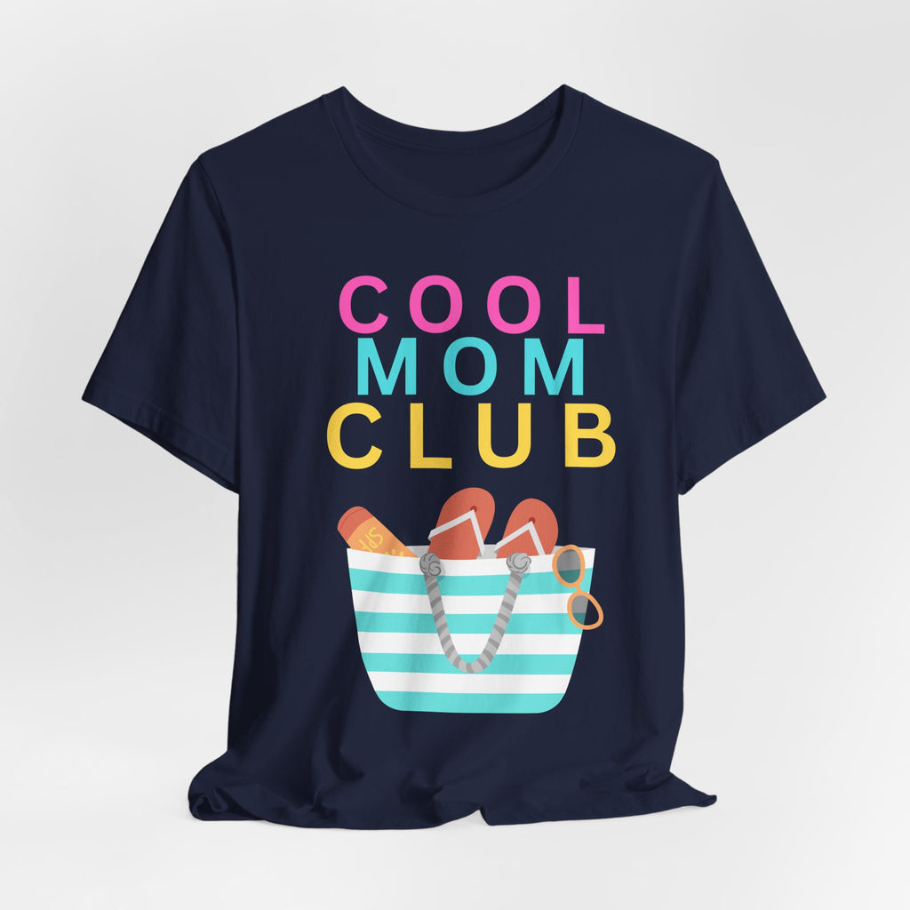 Cool Mom Club Beach Tee — Beach Bag Graphic T-Shirt