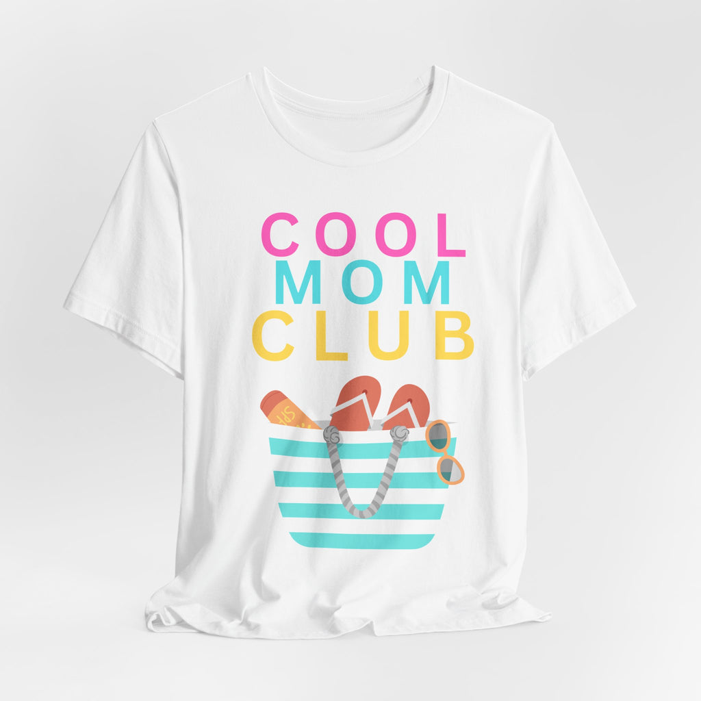 Cool Mom Club Beach Tee — Beach Bag Graphic T-Shirt