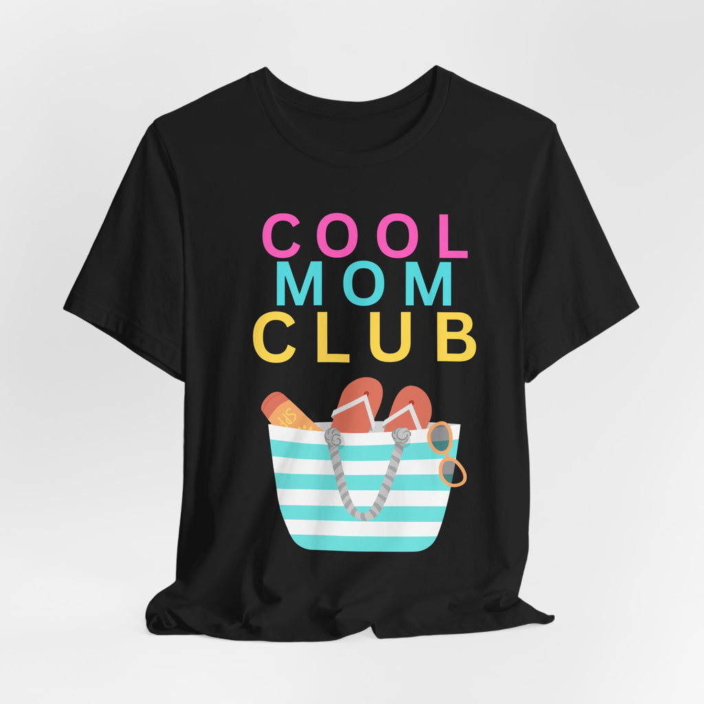 Cool Mom Club Beach Tee — Beach Bag Graphic T-Shirt
