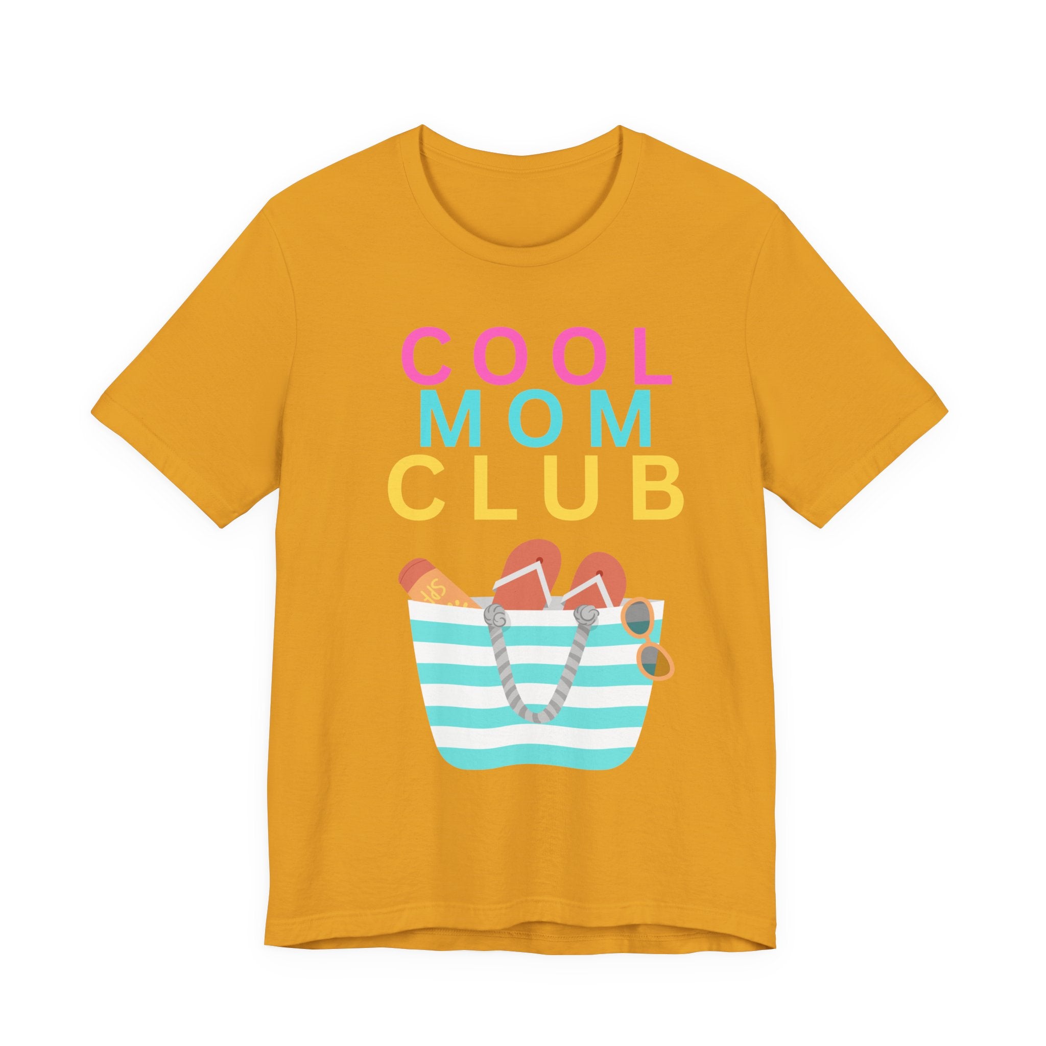 Cool Mom Club Beach Tee — Beach Bag Graphic T-Shirt
