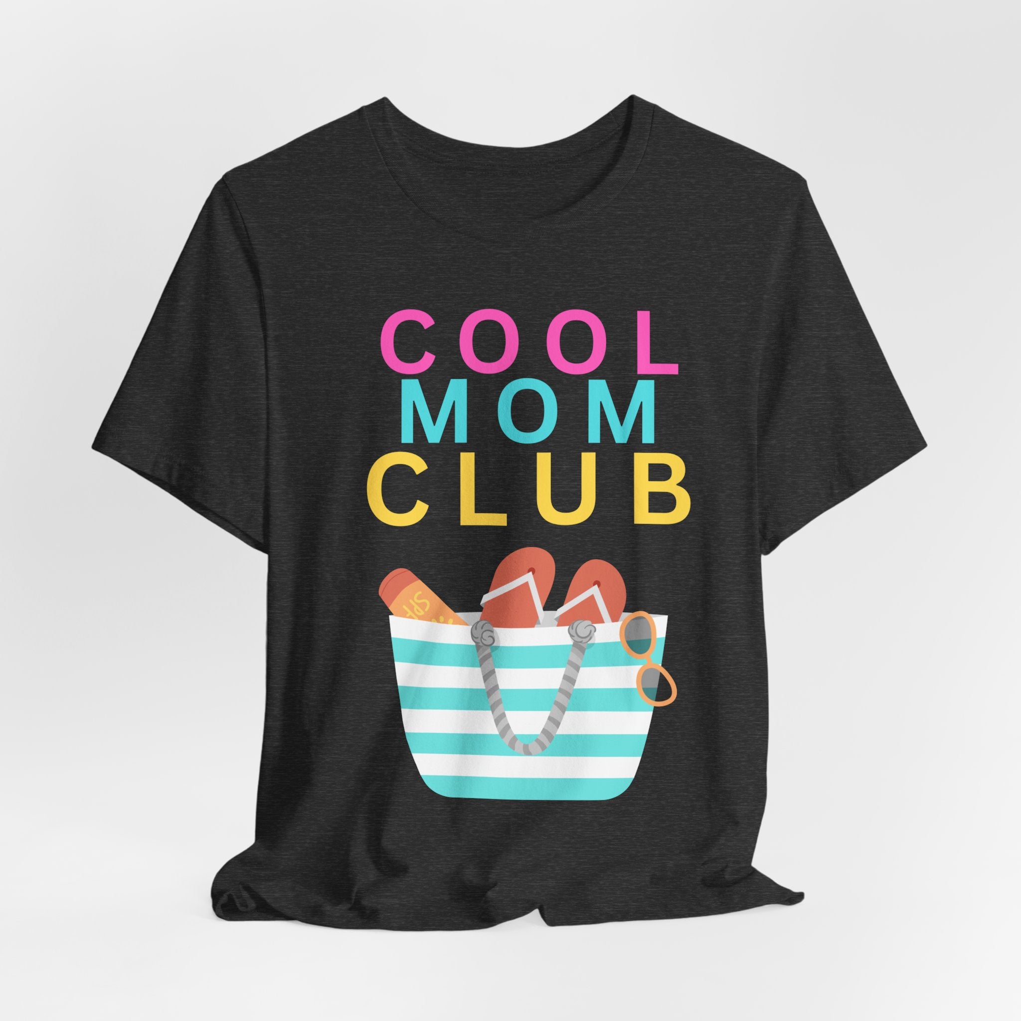 Cool Mom Club Beach Tee — Beach Bag Graphic T-Shirt