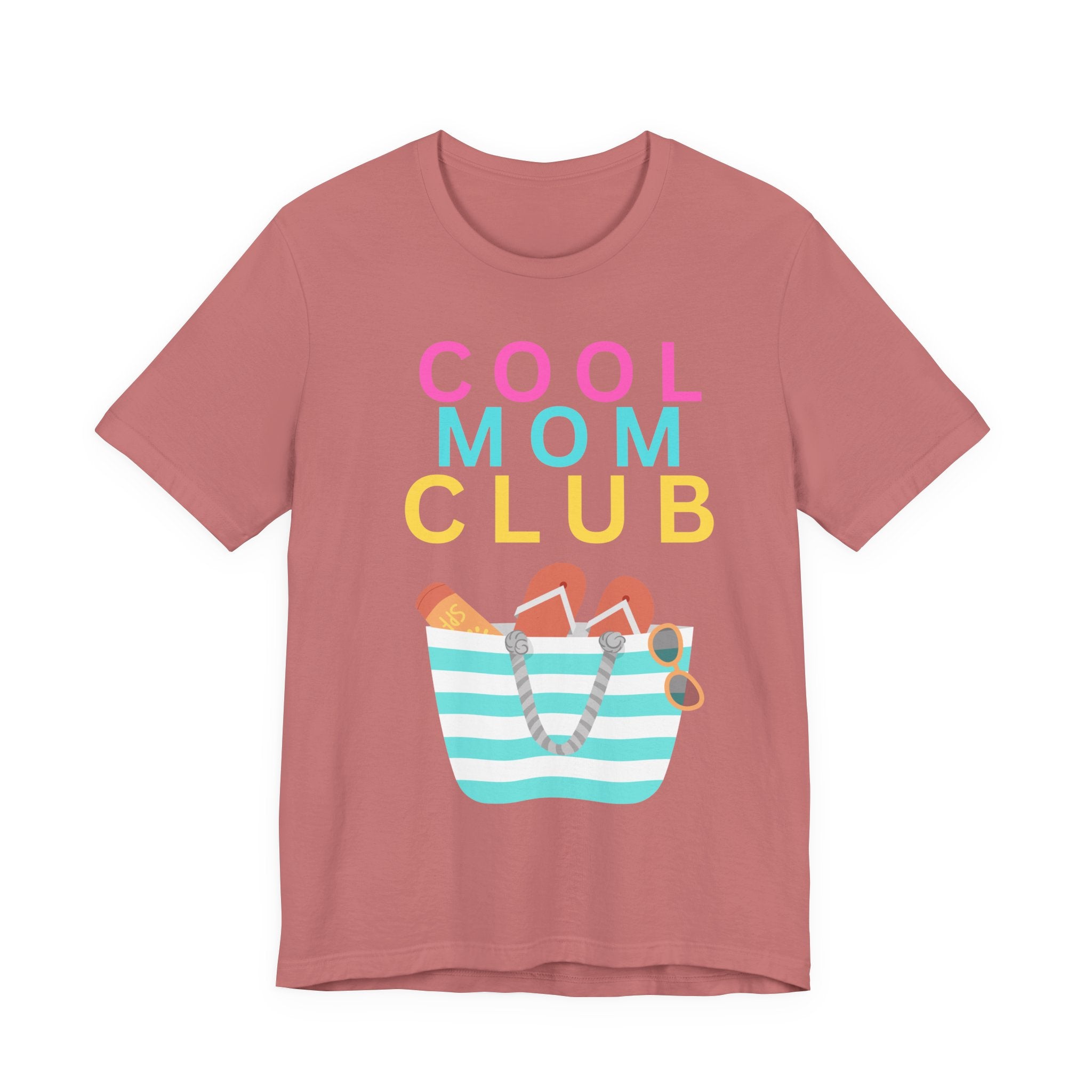Cool Mom Club Beach Tee — Beach Bag Graphic T-Shirt