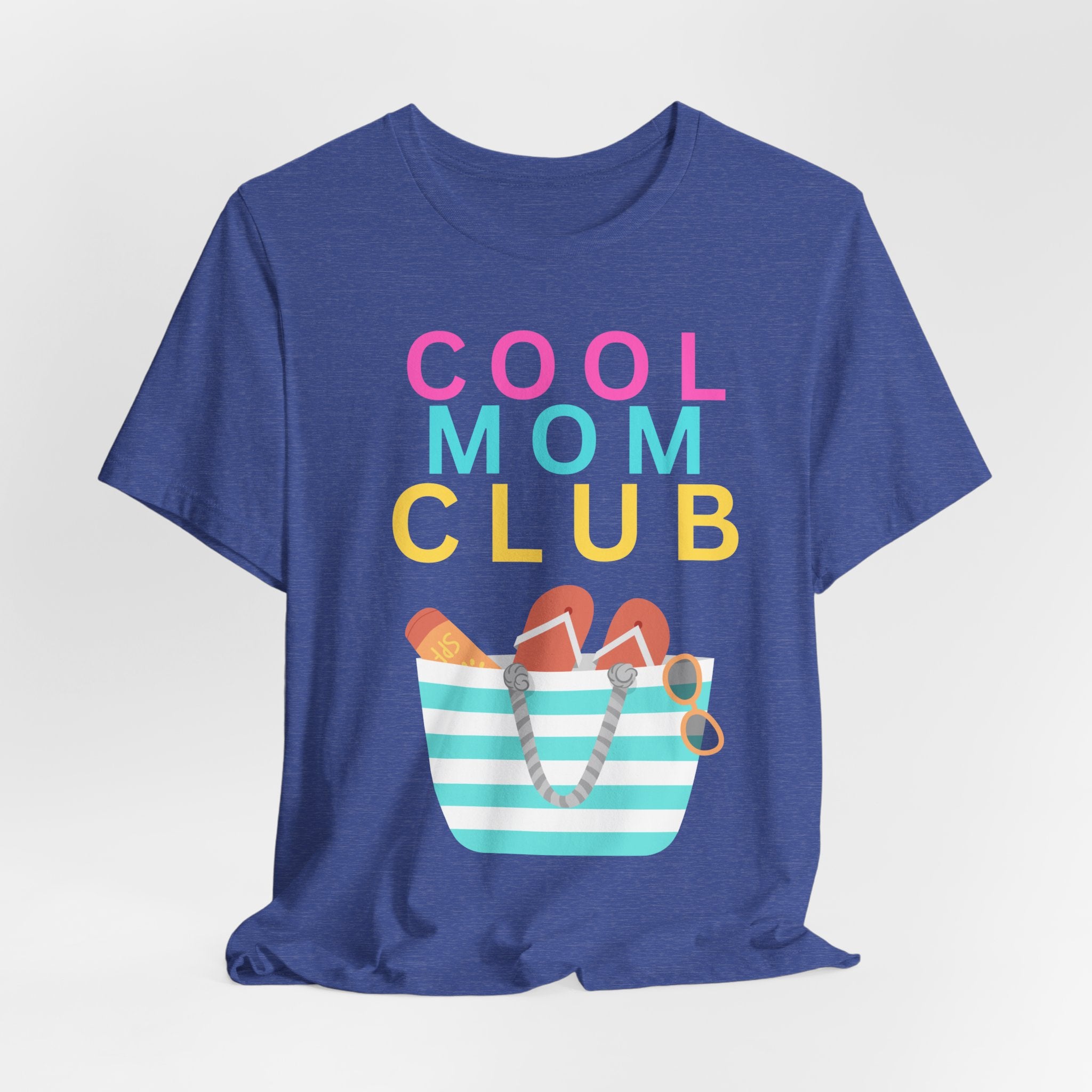 Cool Mom Club Beach Tee — Beach Bag Graphic T-Shirt