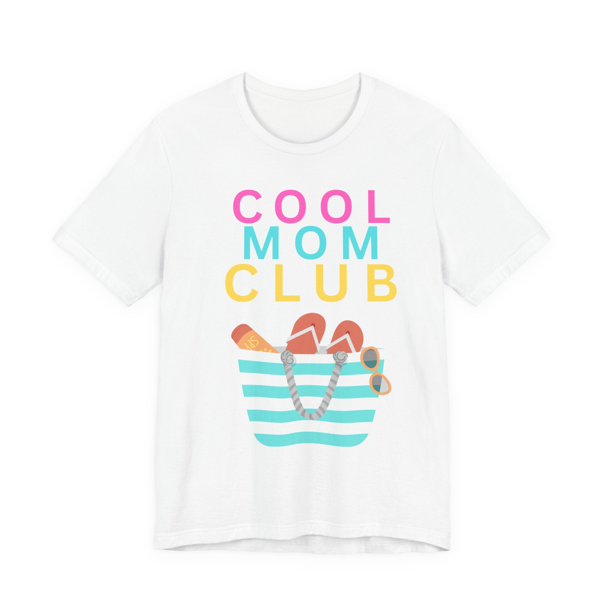 Cool Mom Club Beach Tee — Beach Bag Graphic T-Shirt