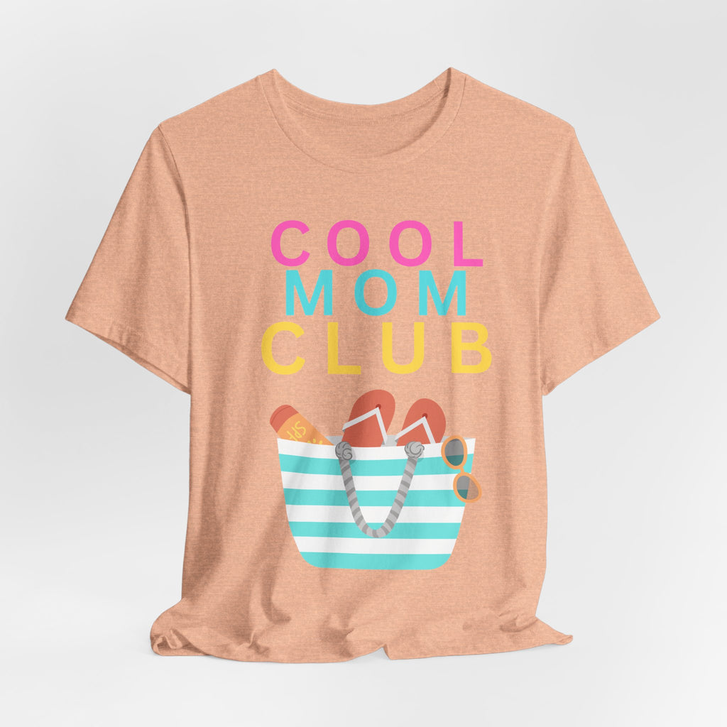 Cool Mom Club Beach Tee — Beach Bag Graphic T-Shirt