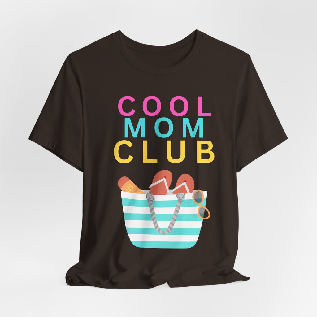 Cool Mom Club Beach Tee — Beach Bag Graphic T-Shirt
