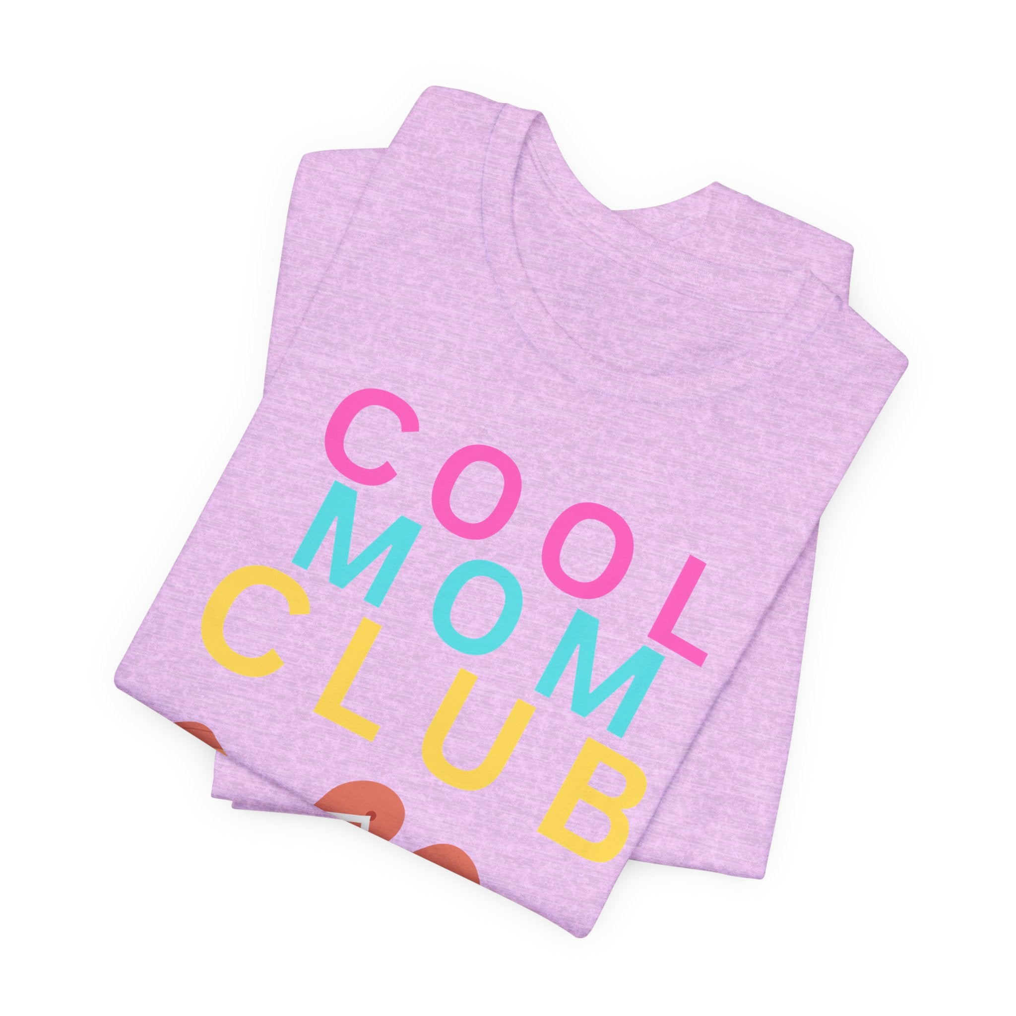 Cool Mom Club Beach Tee — Beach Bag Graphic T-Shirt