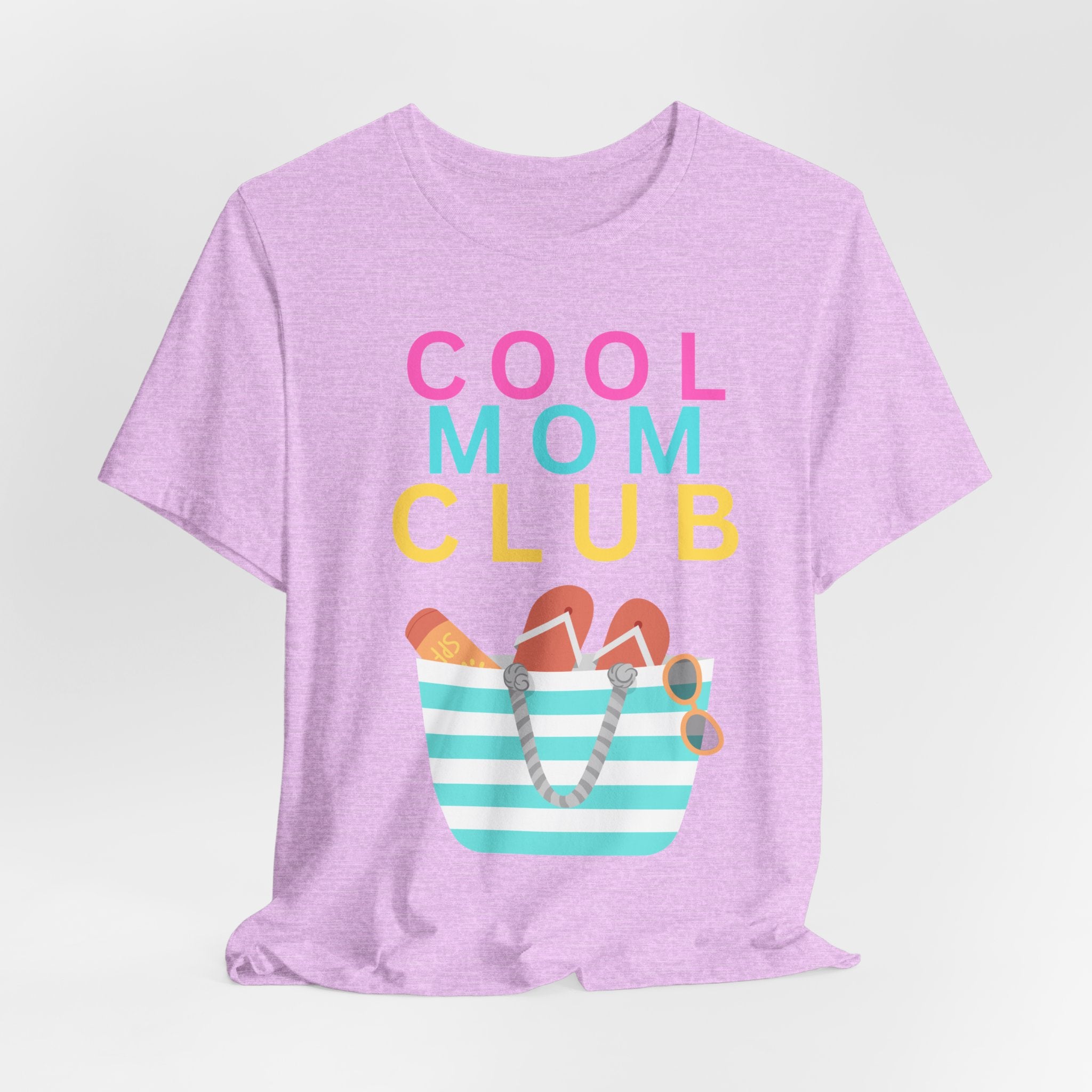 Cool Mom Club Beach Tee — Beach Bag Graphic T-Shirt